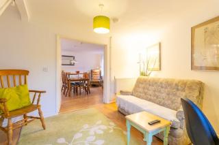NEW! 2BR House with Free Parking, WiFi, Smart TV - Leamington Spa - 4