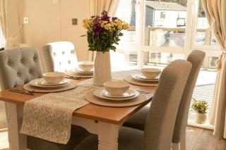 Hollicarrs - Cherry Blossom Lodge - Riccall - 6