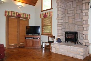 Hemlock Hideaway - 4