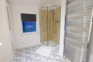 Modern 4-Bed Home Sleeps 8 Close to City Centre Parking Available - exc restricted hours - Nottingham - 5