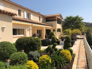 Villa Joya climatisée pour 8 personnes avec piscine et vue mer à La Londe-Les-Maures - 9
