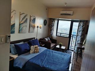 Modern-Studio with Balcony Stunning View - Manila - 3