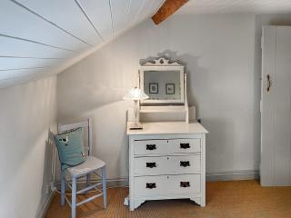 Conflict Cottage - Whitby - 2
