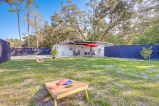 12 Mi to Dtwn Tampa Vibrant Home with Outdoor Space - 8