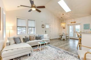 Walk to Beach Cottage with Yard in Kure Beach! - Kure Beach - 7