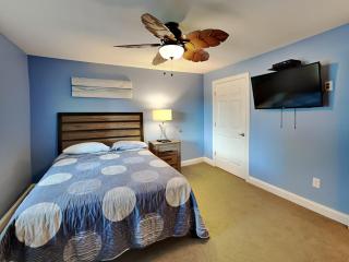 Put-in-Bay Waterfront Condo #111 - Put-in-Bay - 3