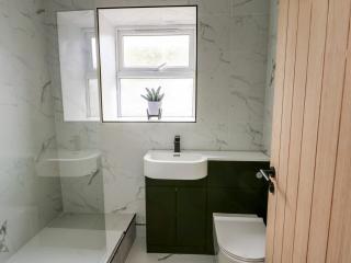 1 Mona Terrace - Holyhead - 3