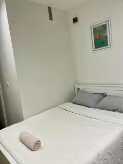 Private Studio 15m2 a Porte Maillot - Parigi - 0