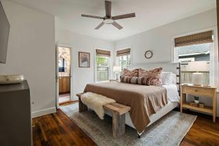 Charming Cherrywood Bungalow - 2BR - Firepit - UT - Austin - 8