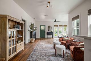 Charming Cherrywood Bungalow - 2BR - Firepit - UT - Austin - 3