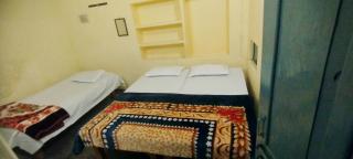 New Shri Viswanatham Guest House - Benares - 1