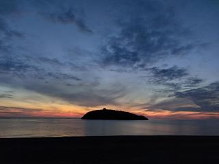 a due passi dal mare - 0