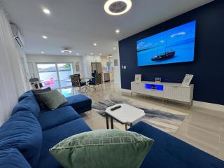 Azure Dreams House Heated Pool Modern Design - Pompano Beach - 9