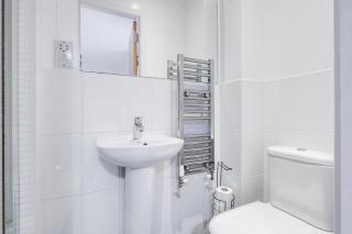 Comfy Home-Windrush Grove - Birmingham - 9