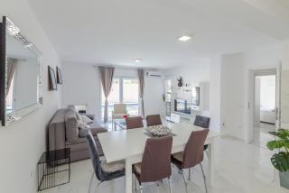 Villa Cecilia with heated pool - Gornji Vinjani - 3