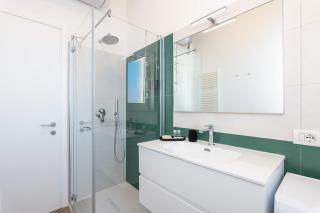 Modern Apt for 4 in Historical Building - Duomo View - Milan - 6