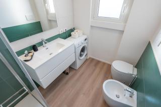Modern Apt for 4 in Historical Building - Duomo View - Milan - 2
