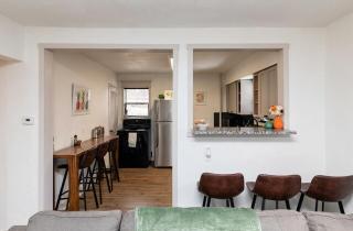 Fun Backyard Close to Downtown Pet Friendly 4BDRM - 4