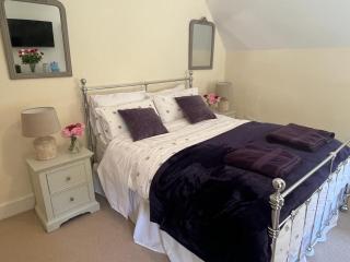 Parsonage House, Badminton - 4