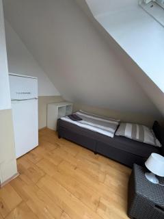Zimmer für 3 Personen, Kühlschrank-Bad - Meine - 3