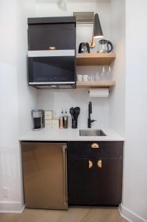 Studio #17 - Self Check-In - Plateau - St-Denis - Montreal - 8