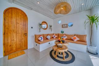 3 Bed Cozy Mediterranean-Style Escape in Berawa - Canggu - 1