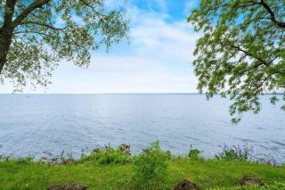Luxury waterfront fairytale home -Carmen Elisabeth - Burlington - 3