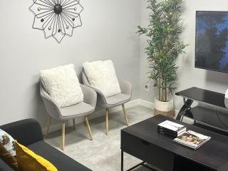 Private Basement Suite with comfort - 8