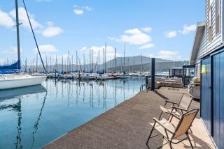 Charming Waterfront Float Home with Panoramic Lake Views - 9