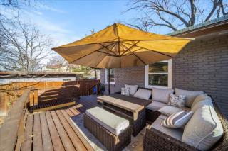 3BR Overland Park Home with Patio and Waterfall Pond - Overland Park - 6