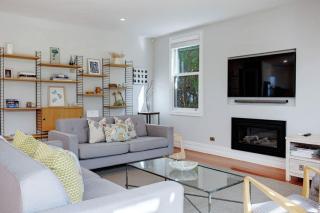 Solara Executive Villa with Air-Con and Backyard - 4