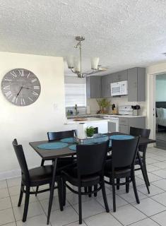Fully Fenced With Hot tub near Siesta Key Bridge - 2