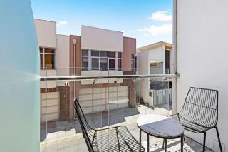 Nest on Newcastle - S4 - 8