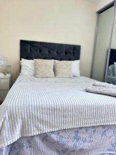 Barnes Flat, 2bed 2bath, Parking, Breakfast - Londra - 7