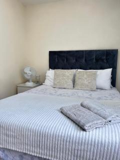 Barnes Flat, 2bed 2bath, Parking, Breakfast - Londra - 2