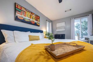 Midtown Modern Apt w Arcade 8 miles to FT Moore - Columbus - 5