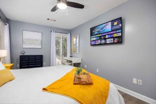 Midtown Modern Apt w Arcade 8 miles to FT Moore - Columbus - 4