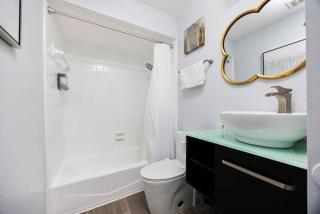 Midtown Modern Apt w Arcade 8 miles to FT Moore - Columbus - 2