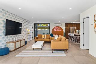 NEW - Mid-Century Modern Getaway in Palm Springs - 2