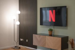 Zentrale Lage, Spülmaschine, Kingsize Bett, Netflix - Pforzheim - 0