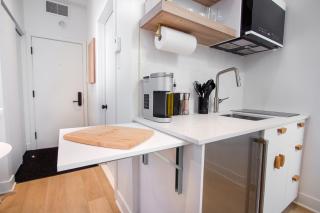 Studio #16 - Self Check-In - Plateau - St-Denis - Montreal - 3