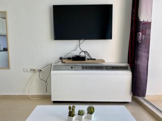 bat-yam 2 Bedrooms on the beach - 4