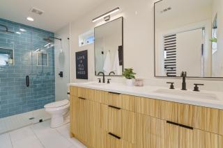 Luxury Stay Near Downtown & Airport! - Austin - 2