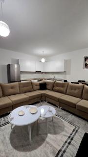Lake By Apartment - Sauk - 6