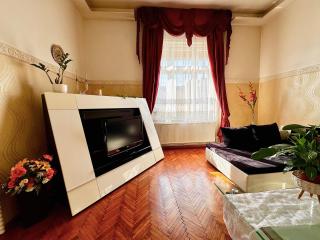 Versace Luxury Home - Budapest - 8