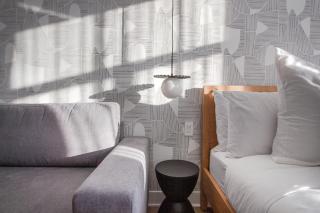 Studio #14 - Self Check-In - Plateau - St-Denis - Montreal - 9