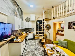 Amber Apartment Nice - Central Highlights and Beach - 9