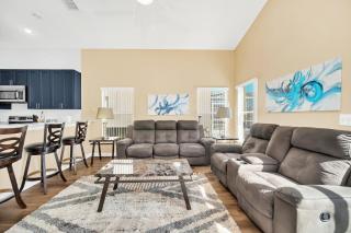 Perfect Family Home with Lake View - 2