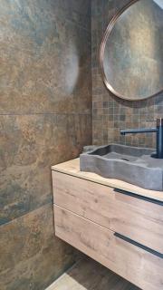 Halte Provence - 2 chambres - Piscine - Salle de bain privée - Parking gratuit - 3