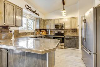 Fenced Yard, Patio Family-Friendly Pocatello Home - Pocatello - 4